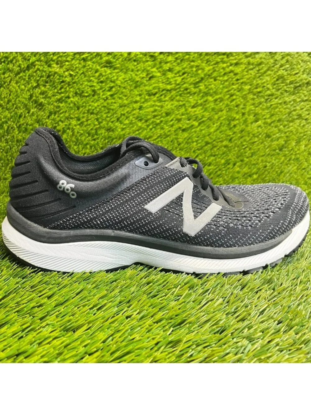 New Balance 860V10 Womens Size 10D Black White Athletic Running Shoes Sneakers